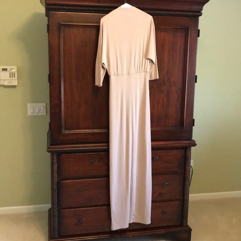 Dress - Picture 4 of 4